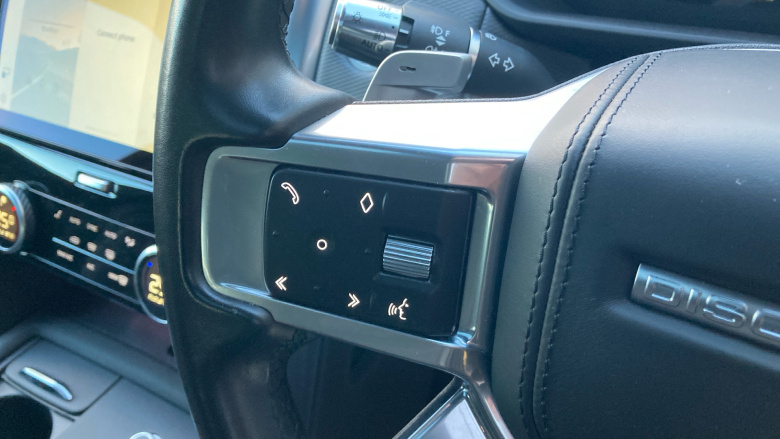 Land Rover Discovery 3.0 D300 R-Dynamic HSE 5dr Auto Diesel Station Wagon